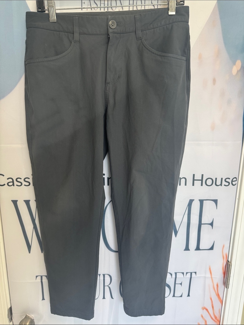 Men’s Vuori The Rise and Shine cropped meta pants Dark Gray 30x23